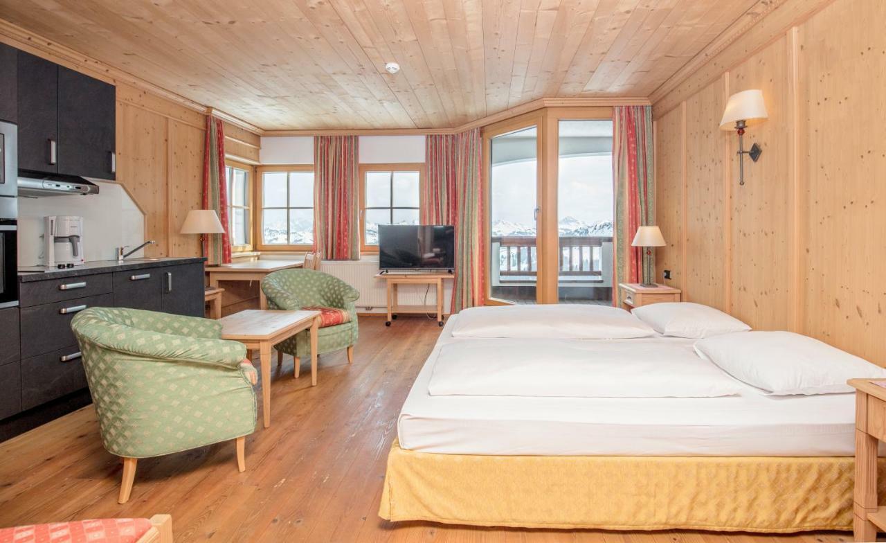 Ehrenbachhoehe On Top Of The Mountain Kitzbuhel Exterior photo